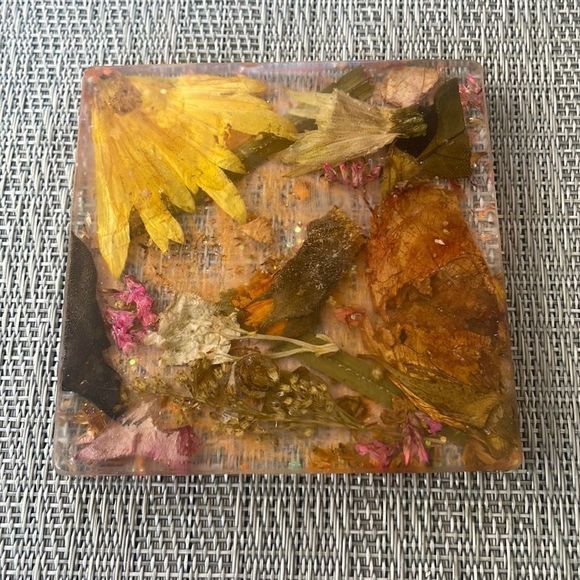 Handmade Pressed Flower Coaster Set and Holder Square Sunny - Picture 3 of 17